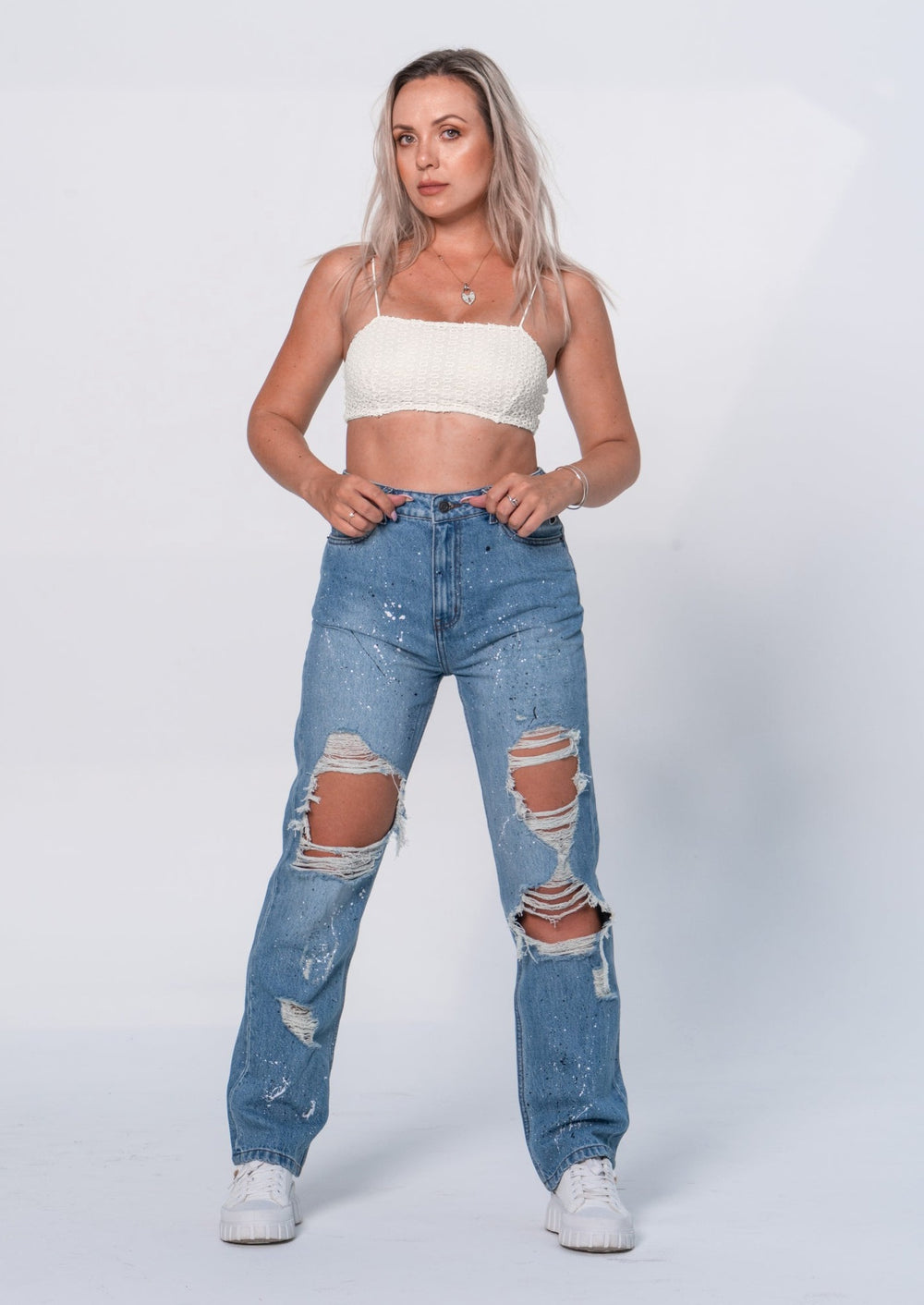 Vintage Ripped Jeans: Retro-Chic Distressed Denim Delight – Cleoparda